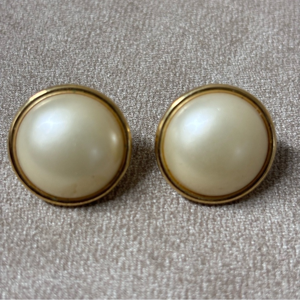 Crown Trifari Earrings - gold tone - White Pearl - rhinestone -Clip on earring